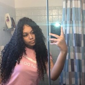 Meet your Posher, Layla